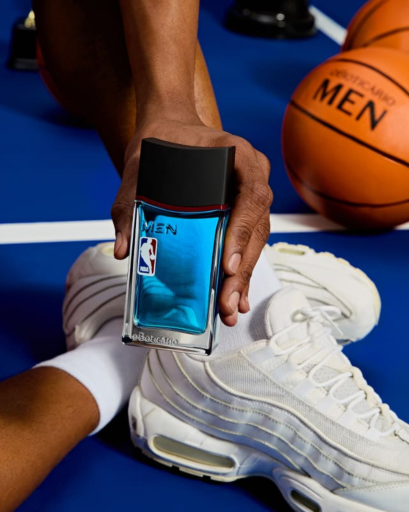 Com inovação para a perfumaria masculina, a fragrância da linha traz a Tecnologia Power Fresh: uma explosão de frescor em contraste com a intensidade das notas amadeiradas.